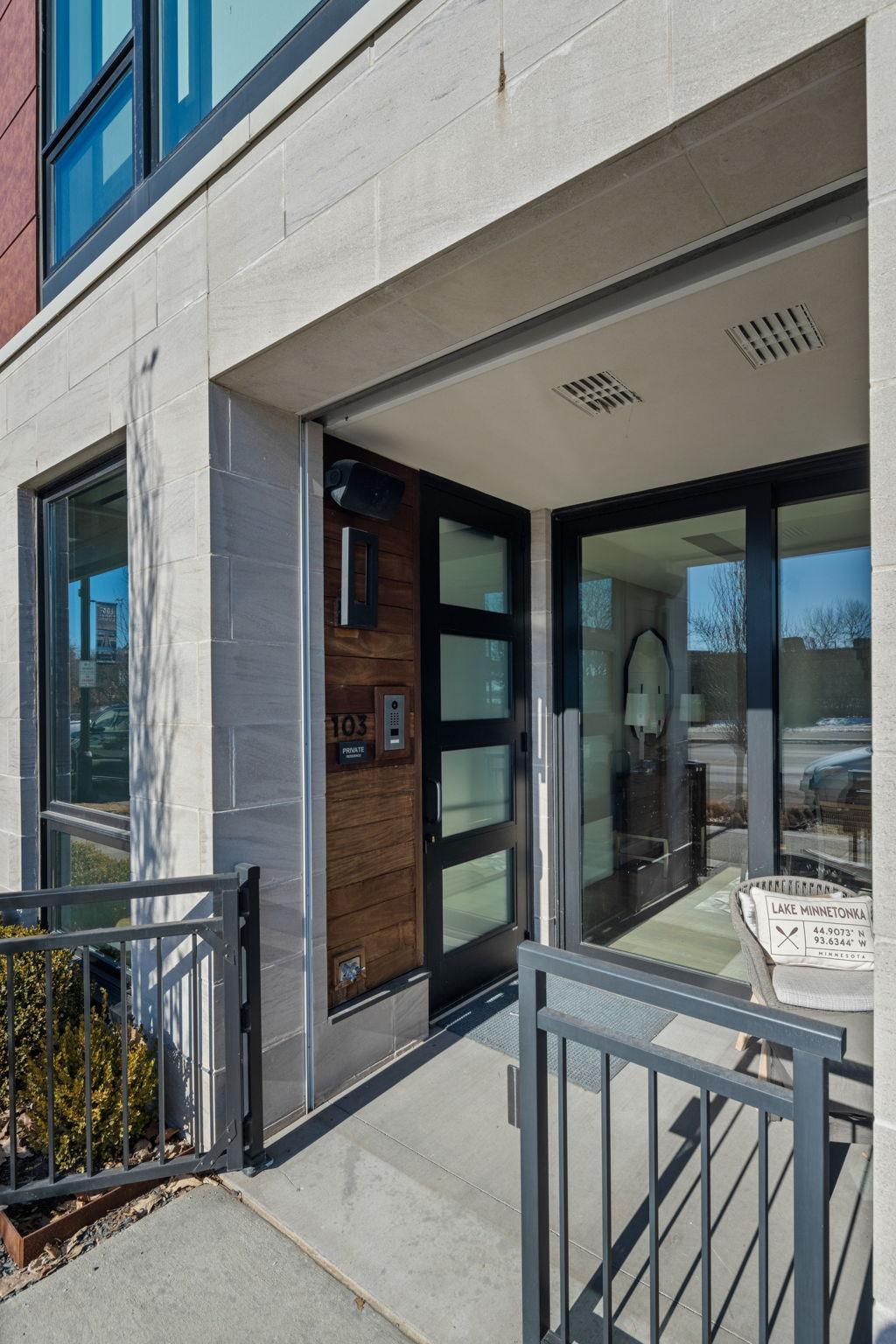 275 Lake Street E Unit: 103