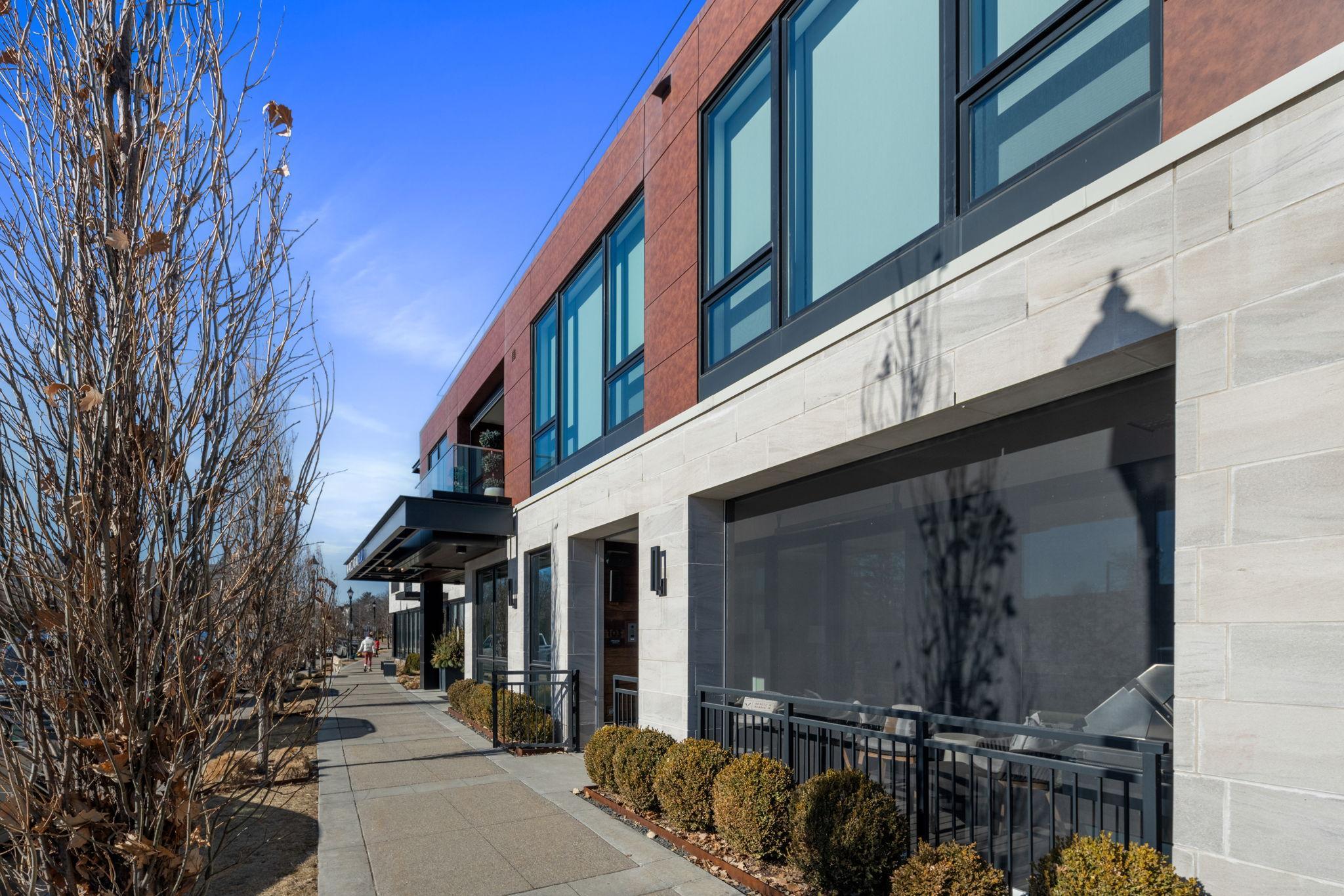 275 Lake Street E Unit: 103