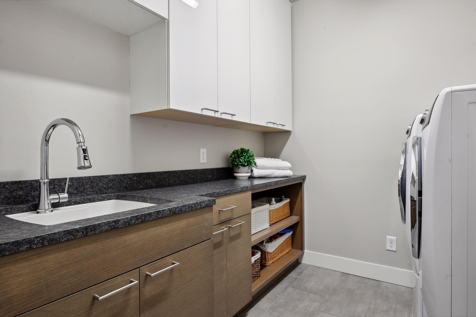 275 Lake Street E Unit: 103