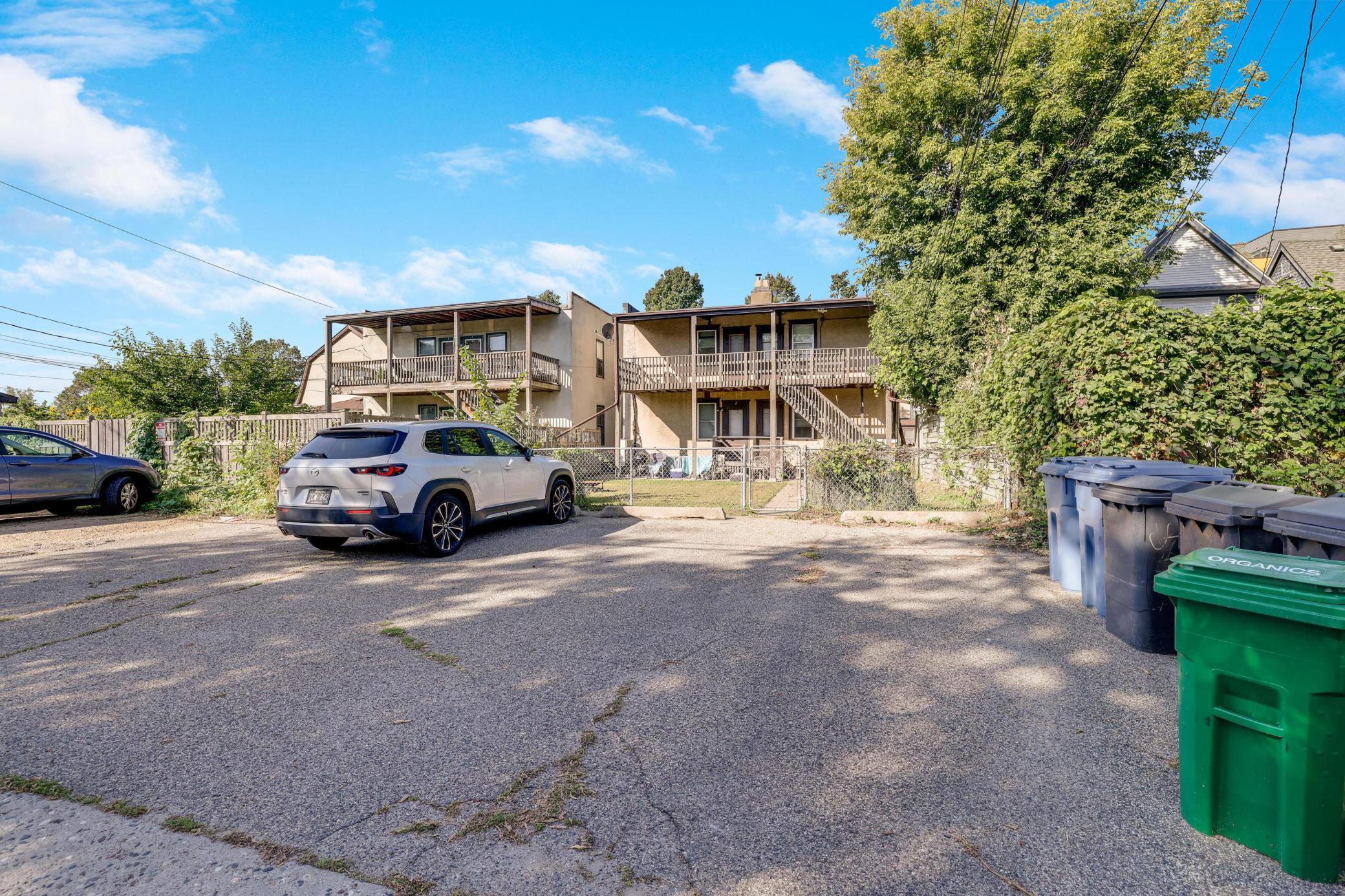 2821 Garfield Avenue