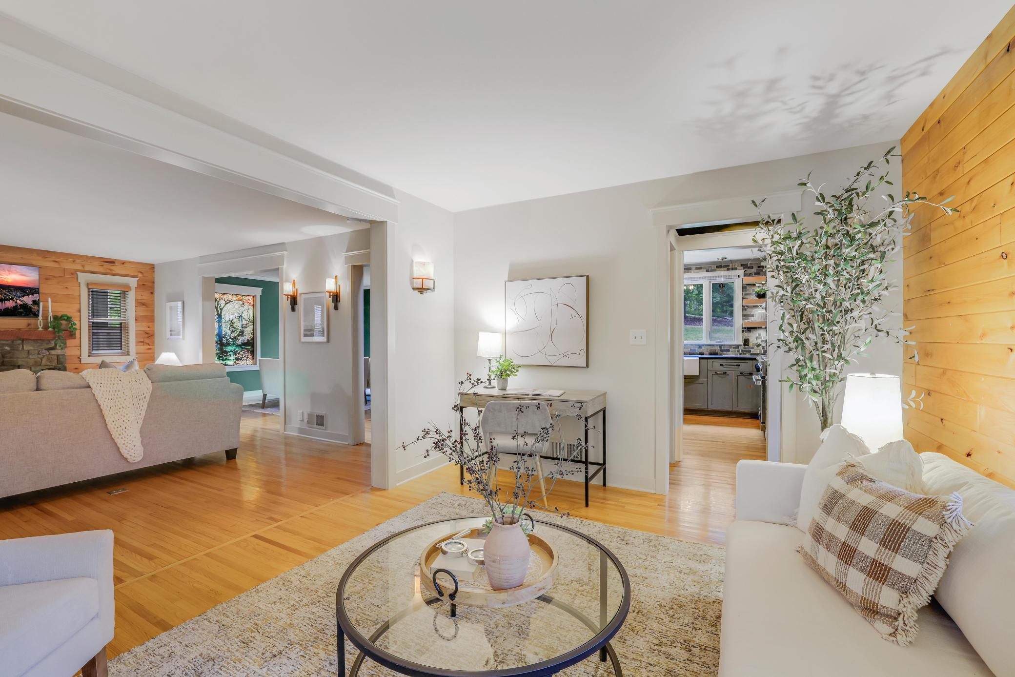 14908 Glen Oak Street