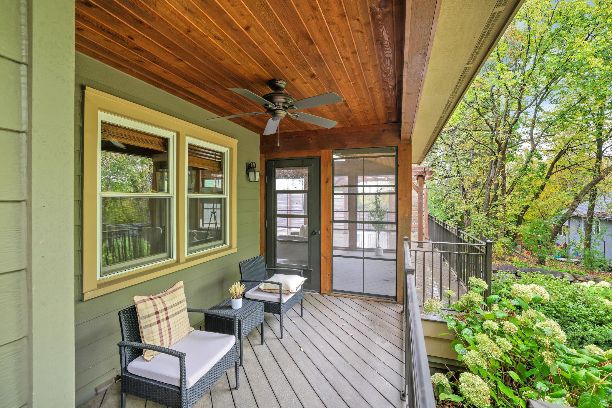 14908 Glen Oak Street