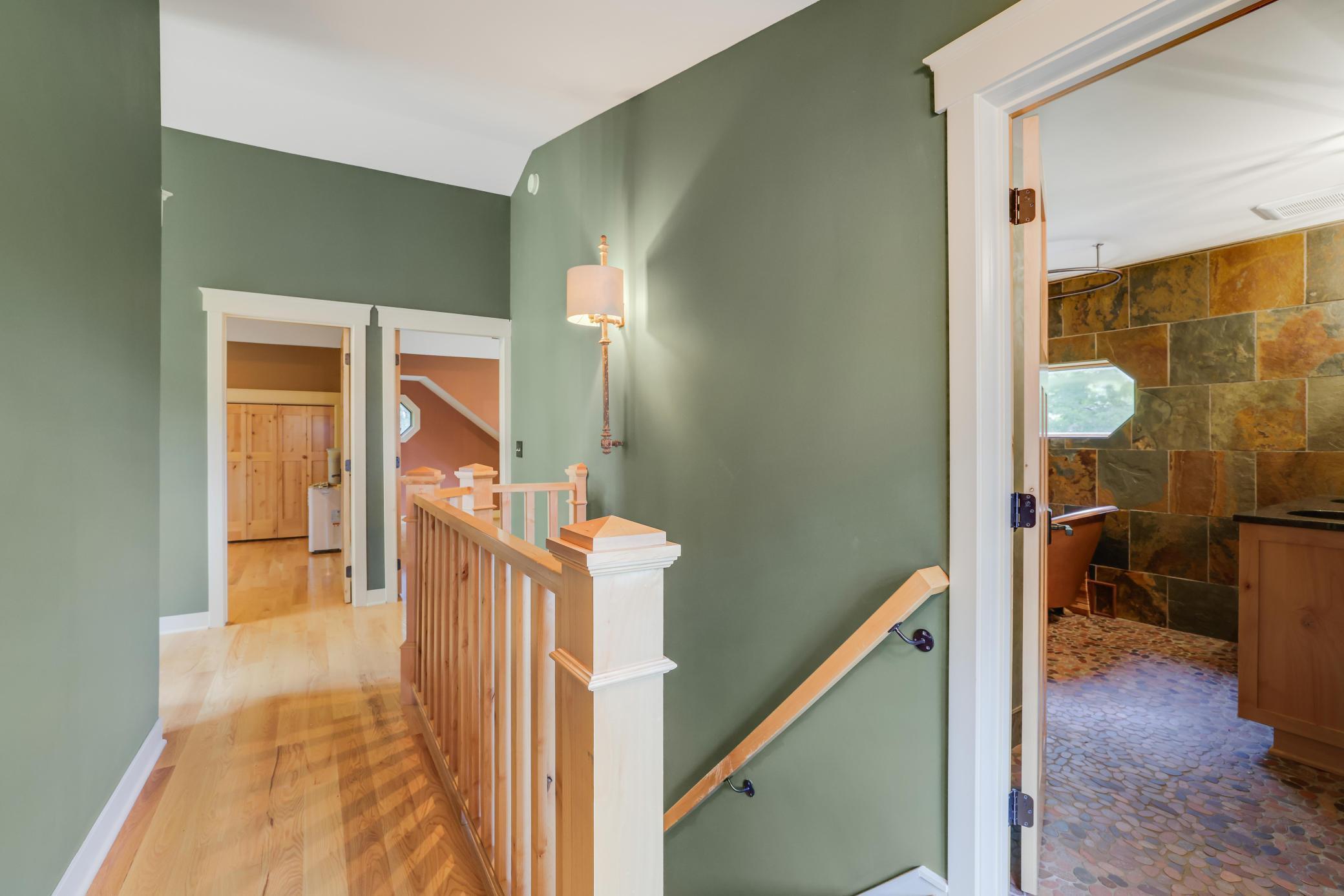 14908 Glen Oak Street