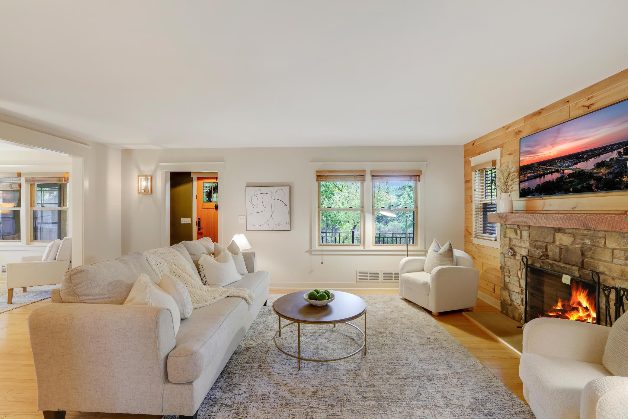 14908 Glen Oak Street