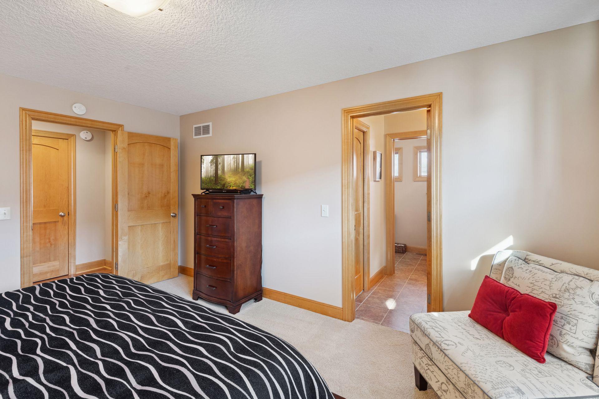 4743 Island View Drive
