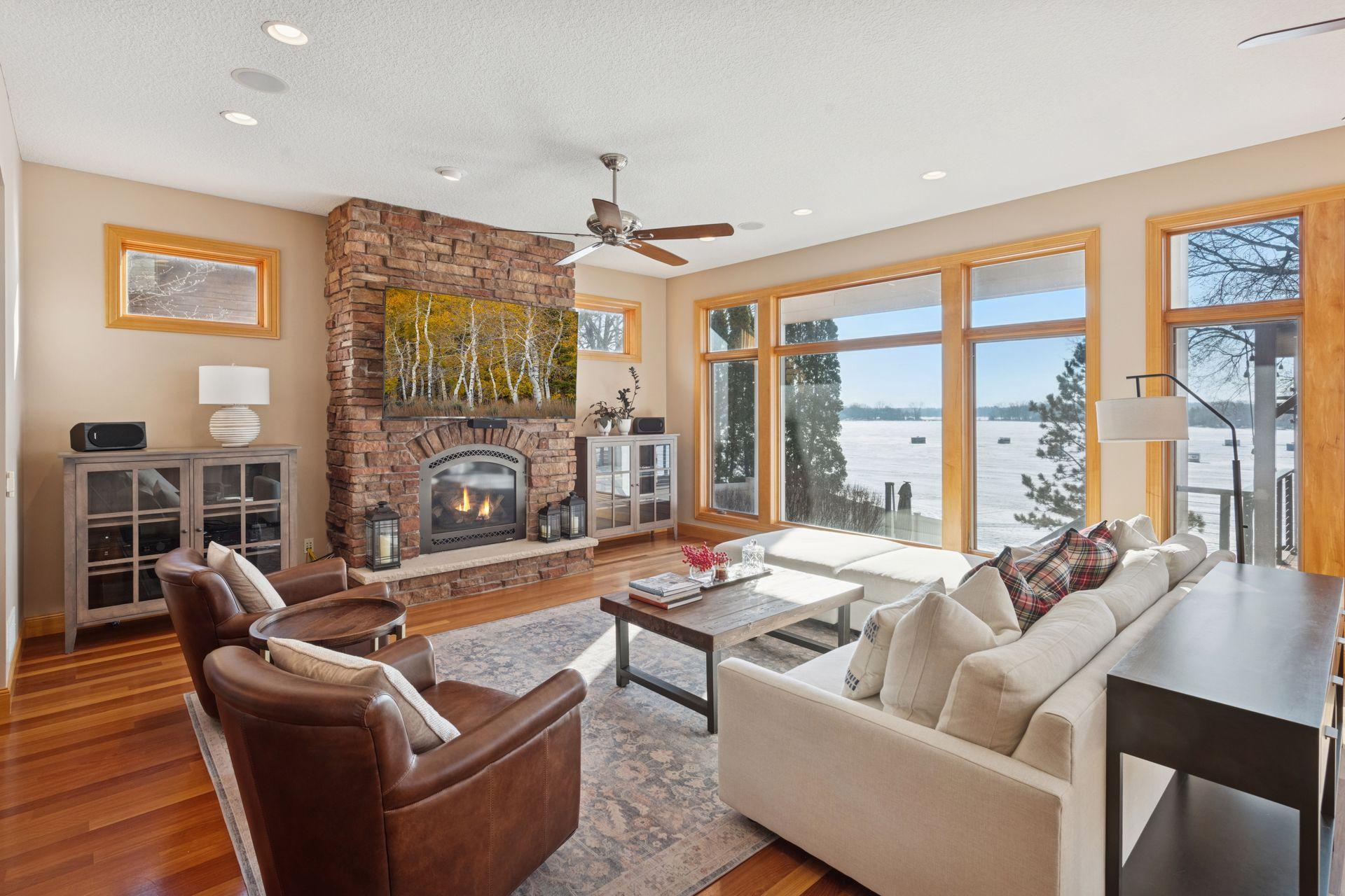 4743 Island View Drive