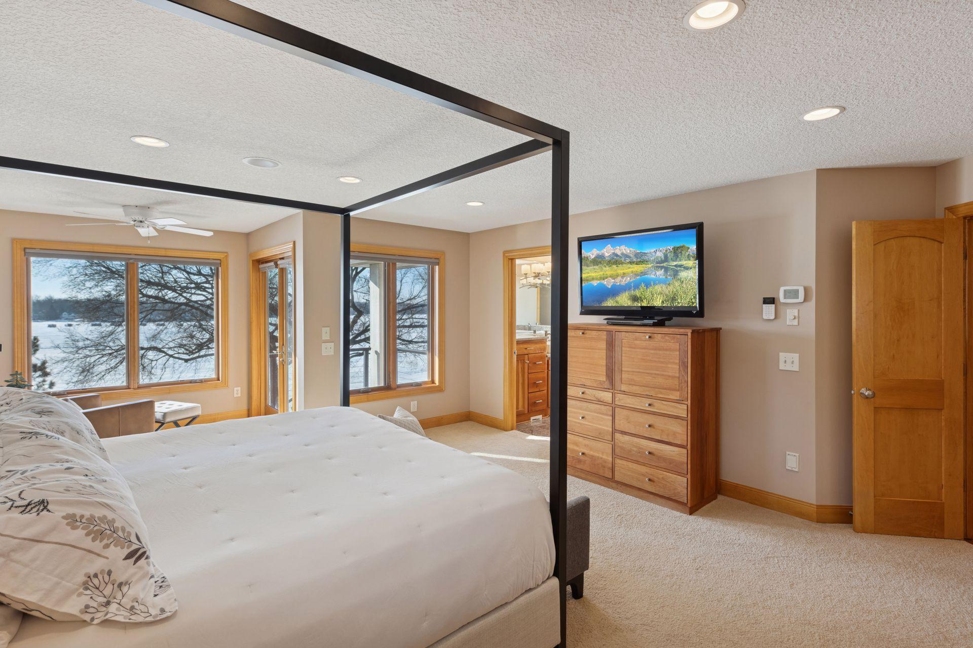 4743 Island View Drive