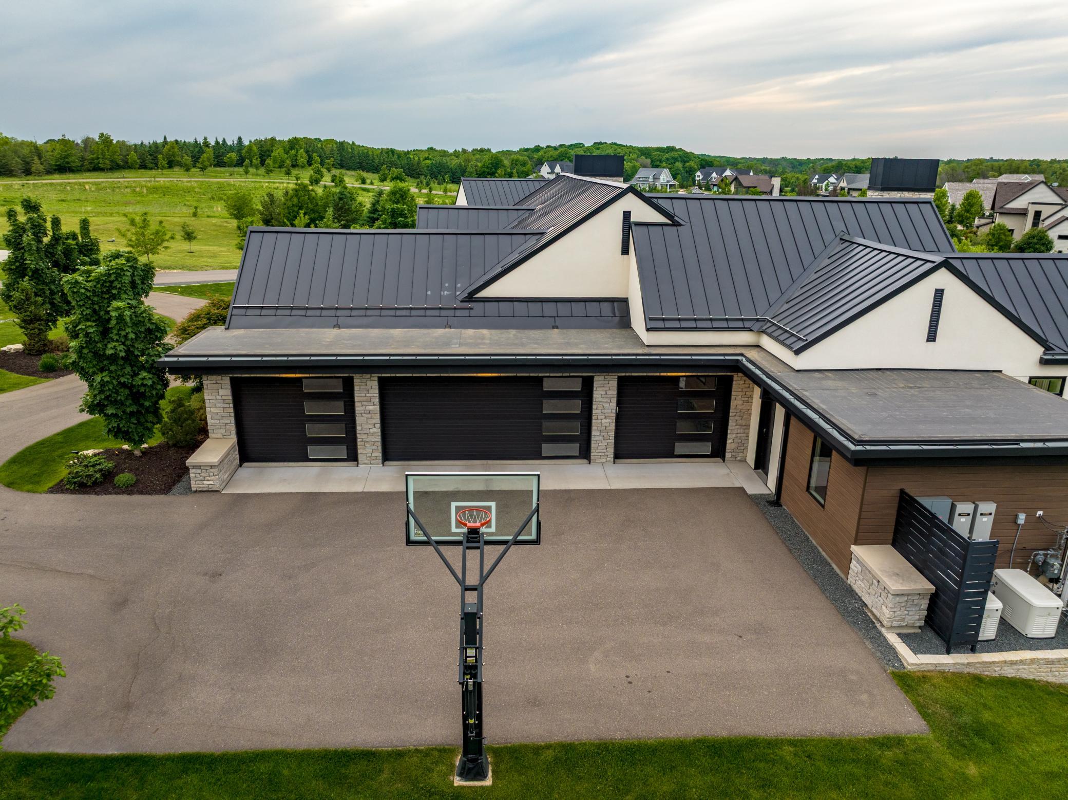 2828 Deer Hill Road