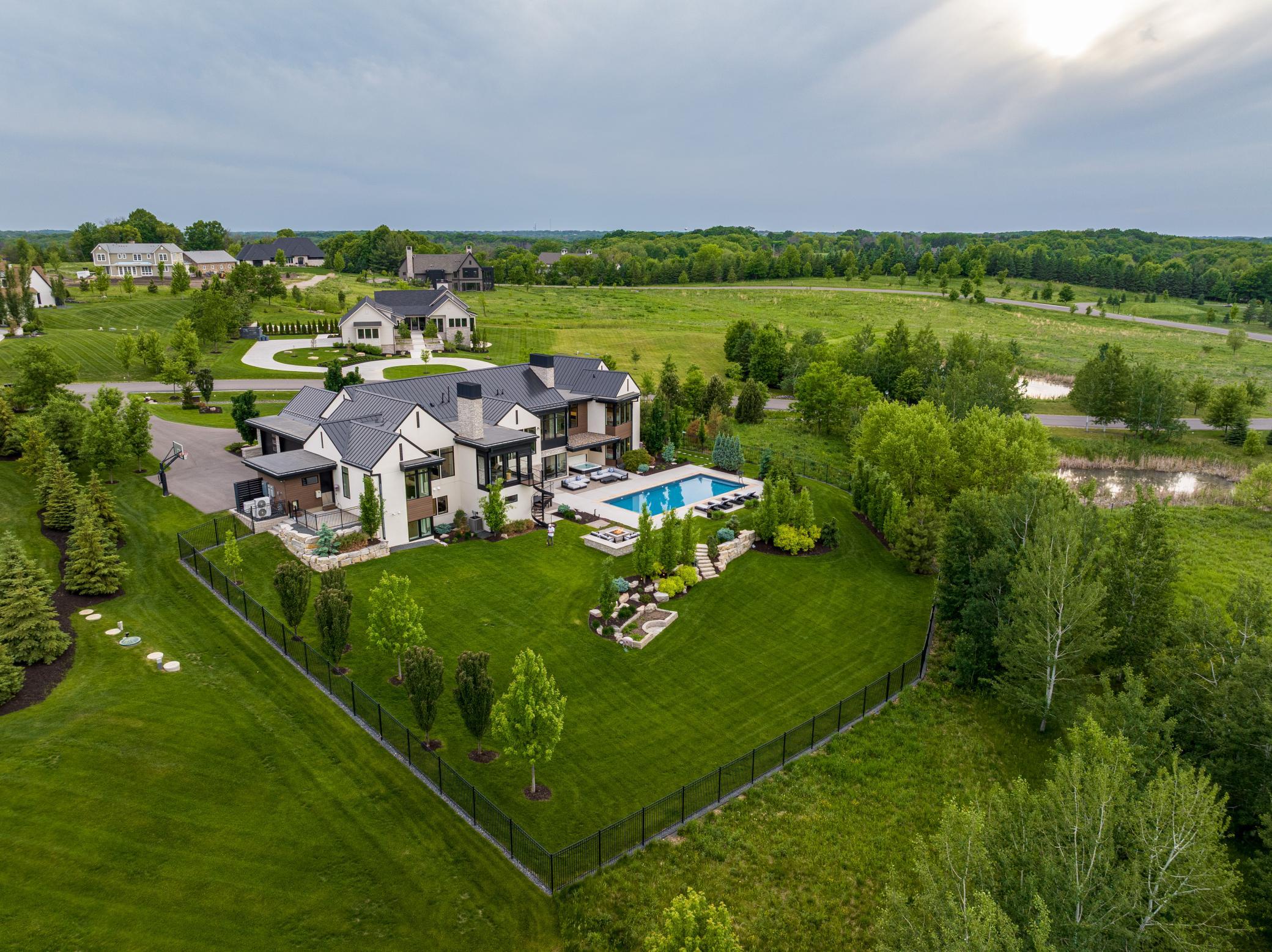 2828 Deer Hill Road