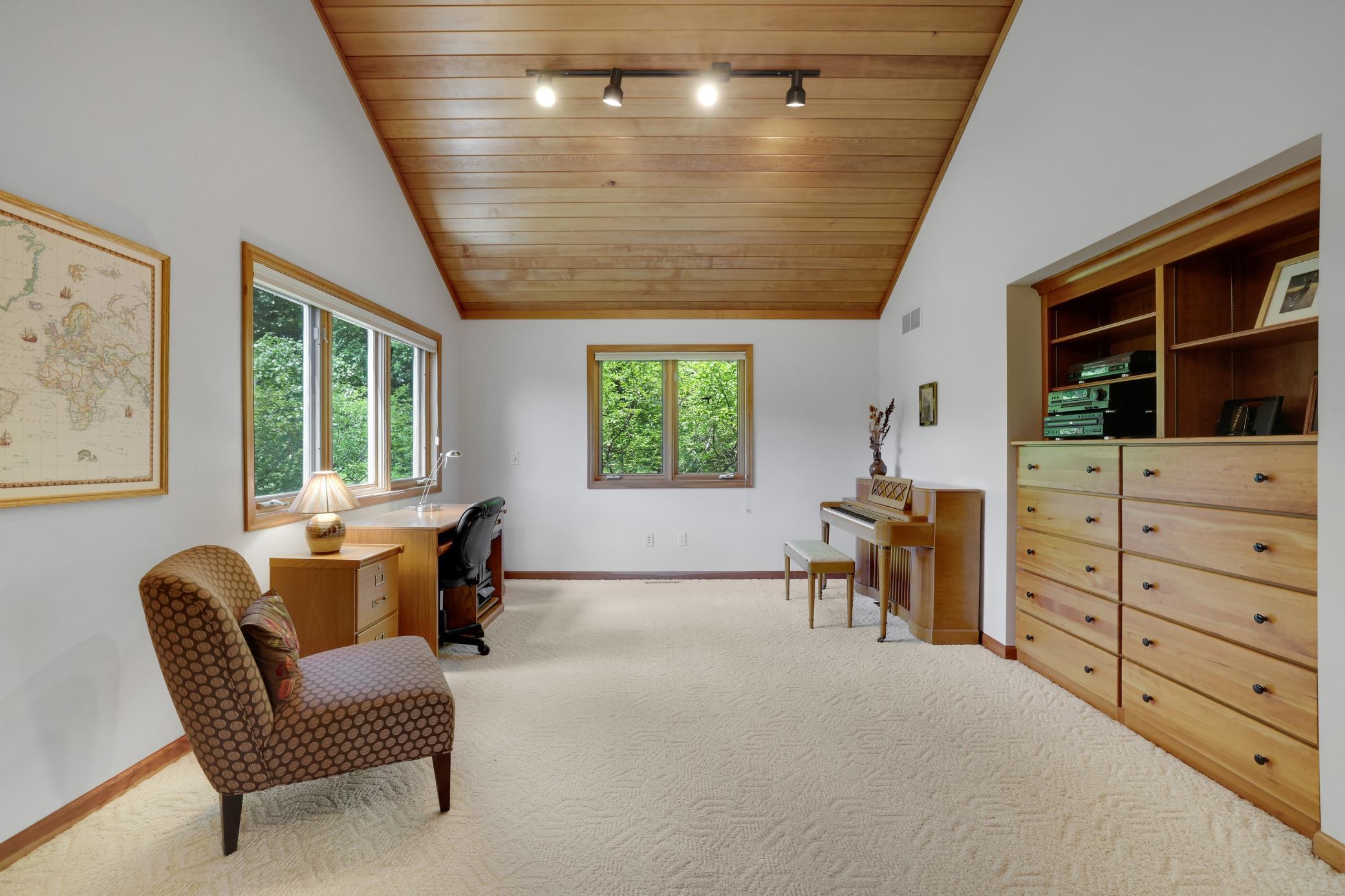 502 Shoreline Drive