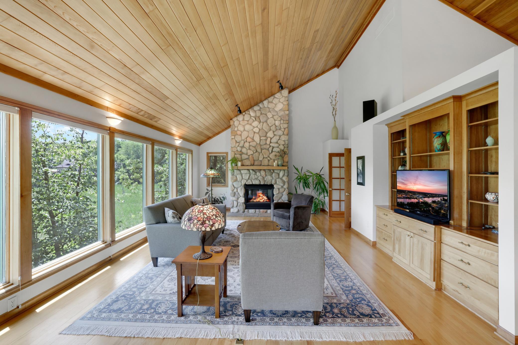 502 Shoreline Drive