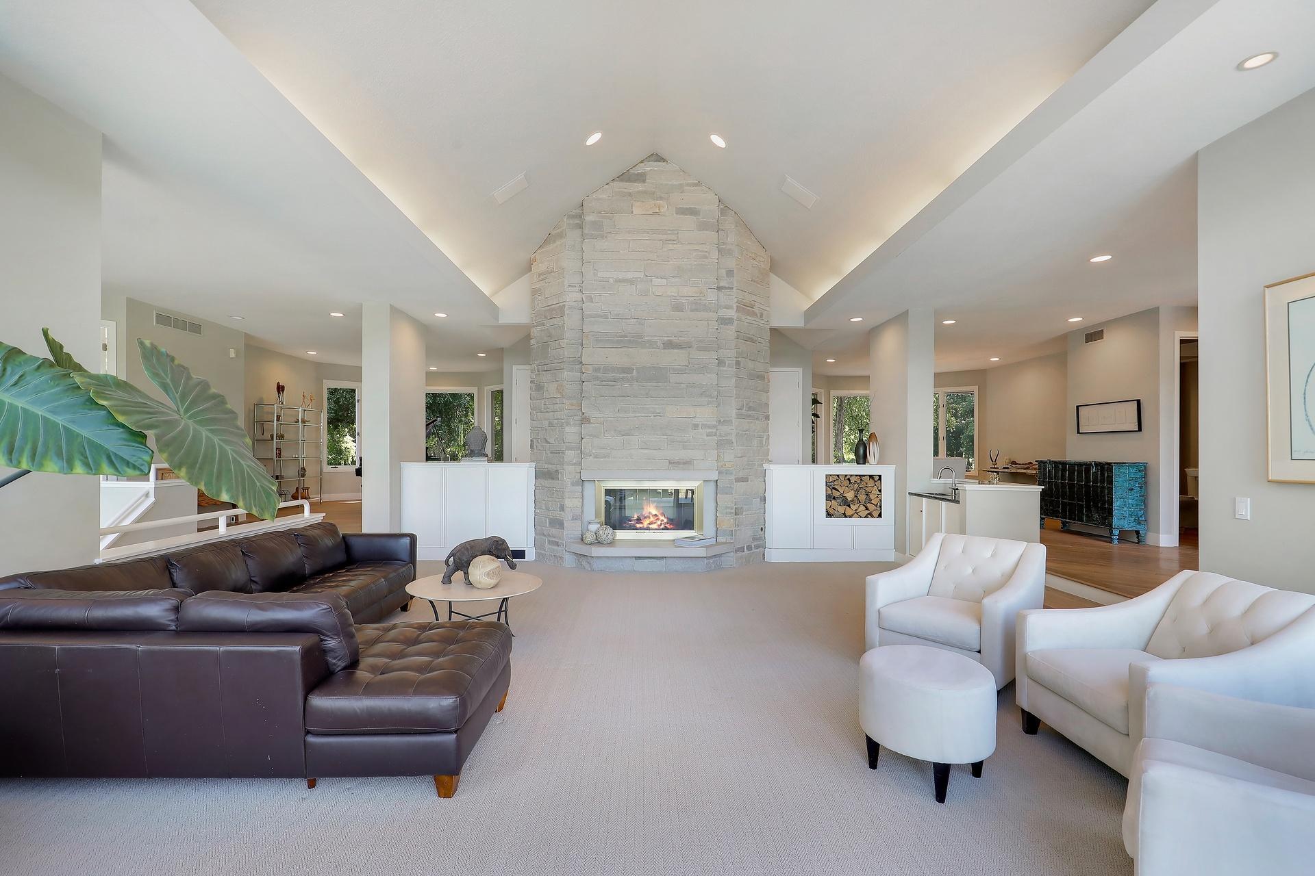 525 Navajo Road W