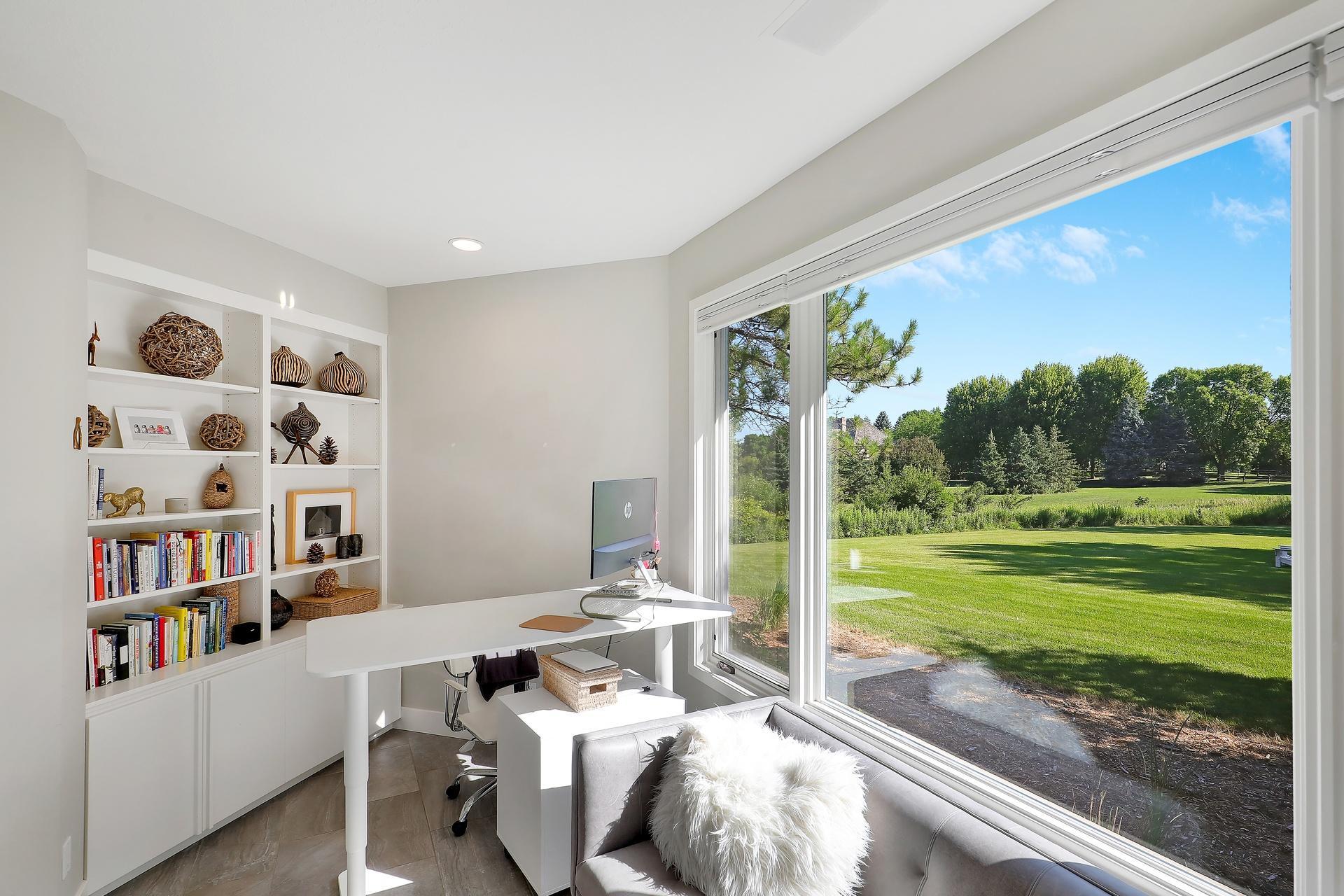 525 Navajo Road W