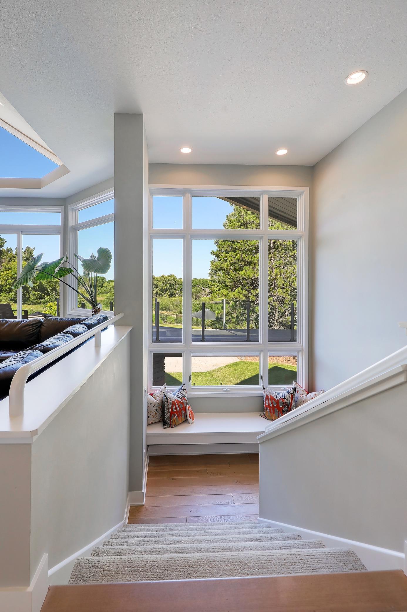 525 Navajo Road W