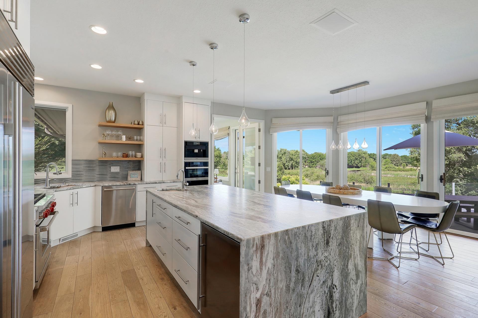 525 Navajo Road W