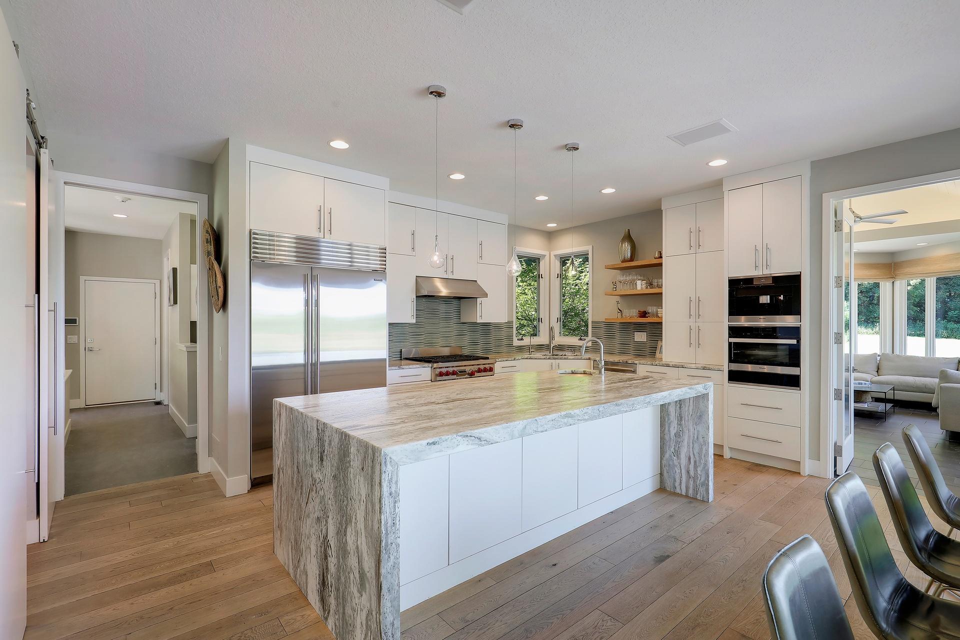 525 Navajo Road W