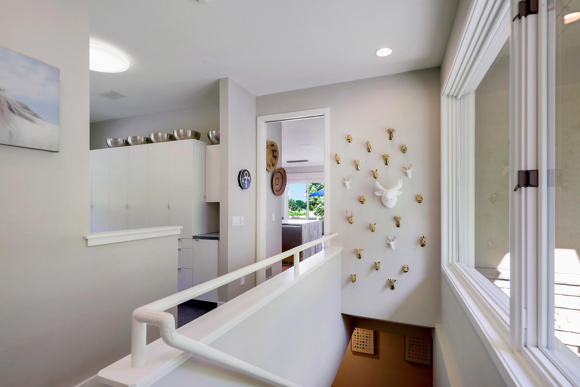 525 Navajo Road W