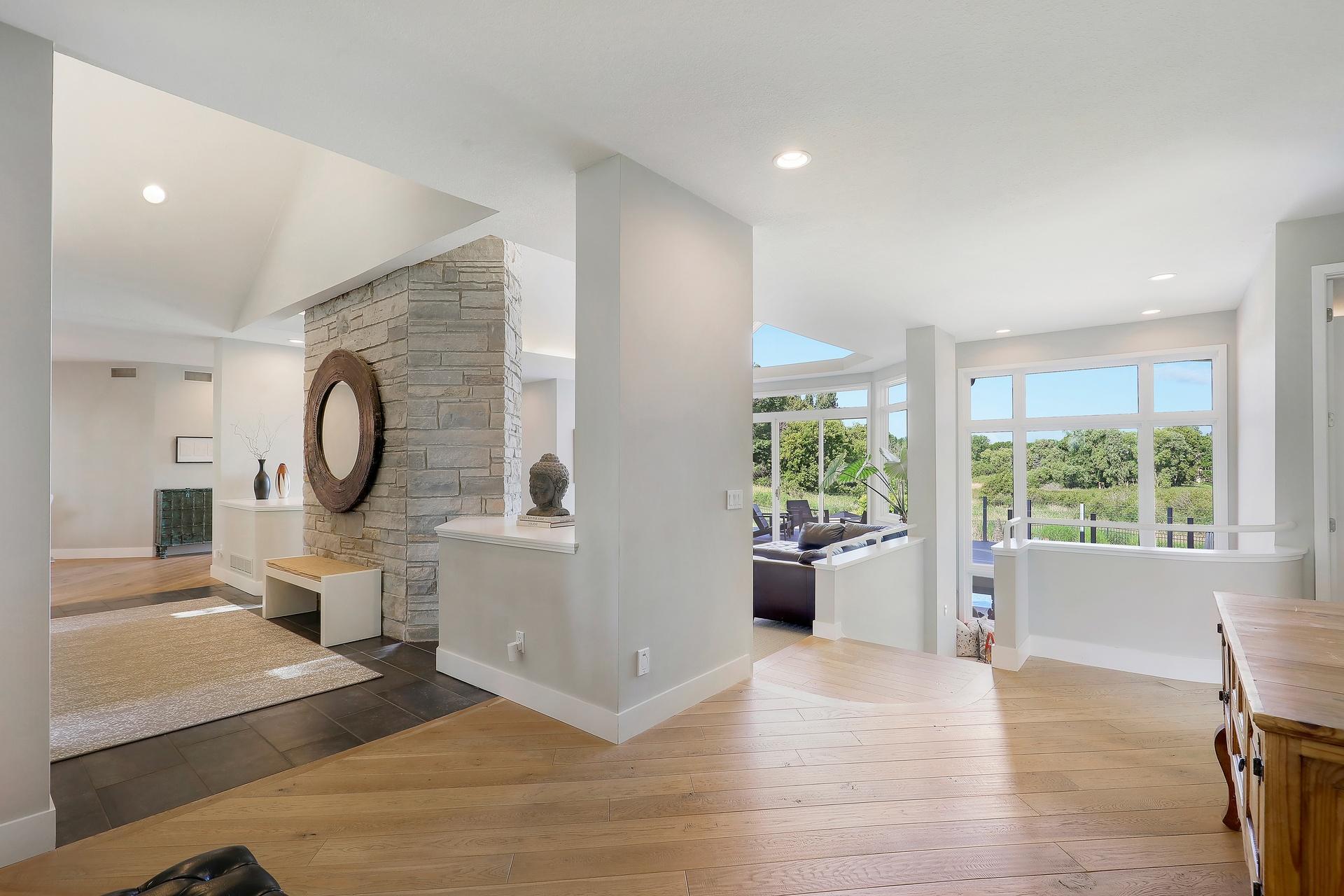 525 Navajo Road W