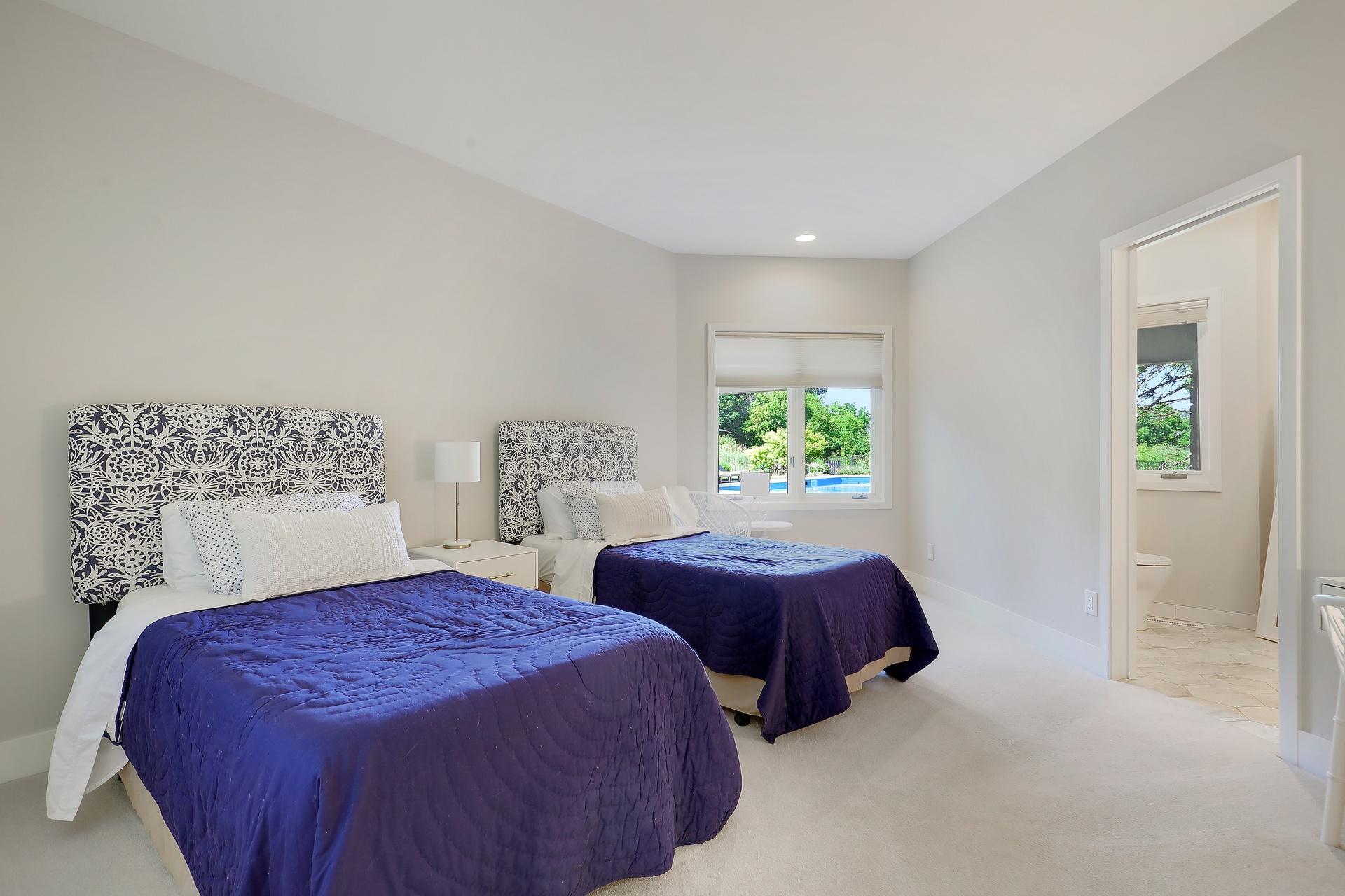 525 Navajo Road W