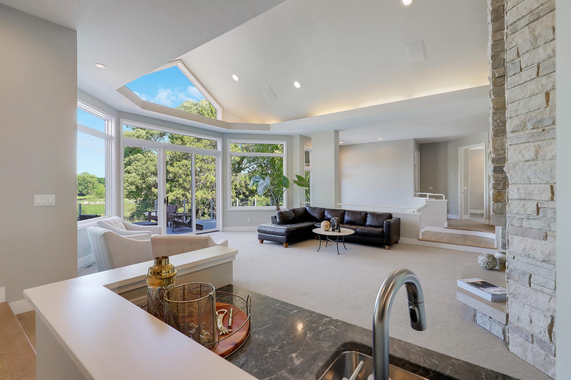 525 Navajo Road W