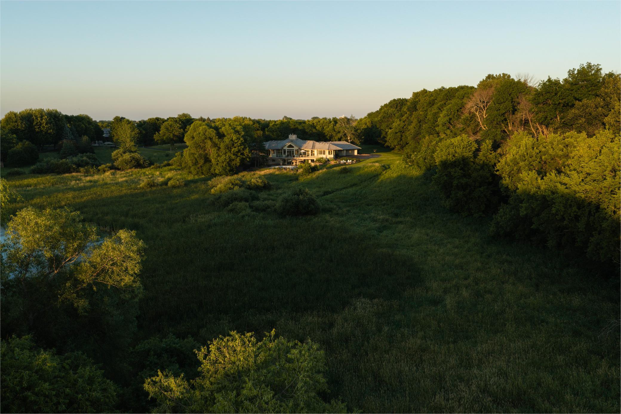 525 Navajo Road W