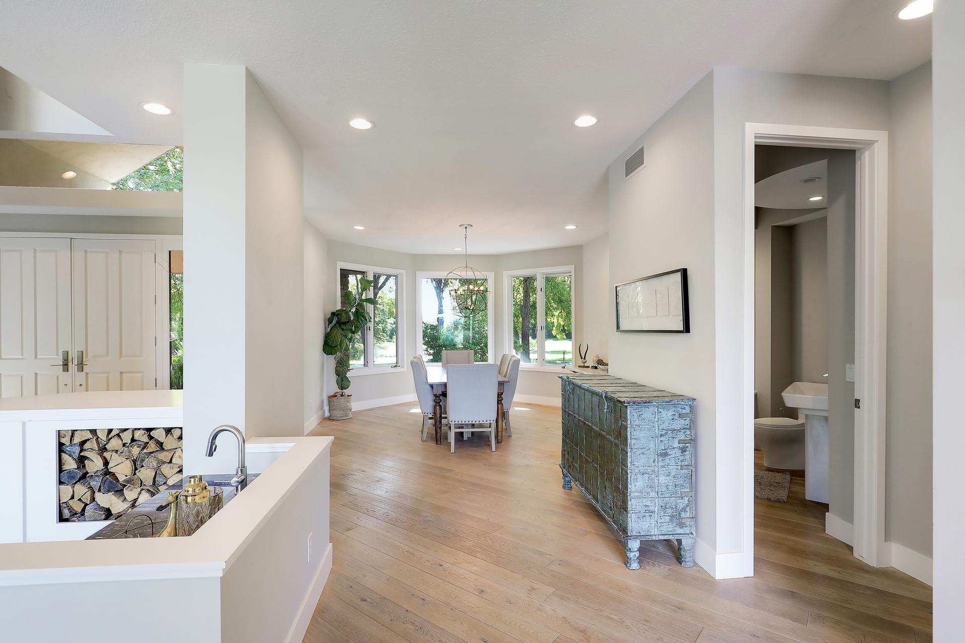 525 Navajo Road W