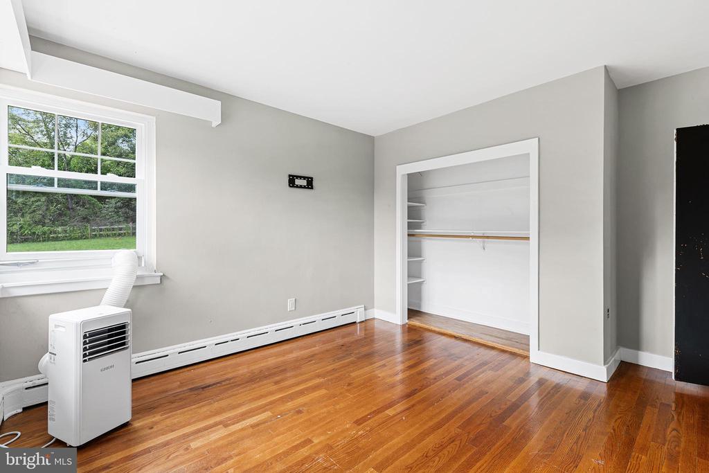 90 E NINTH