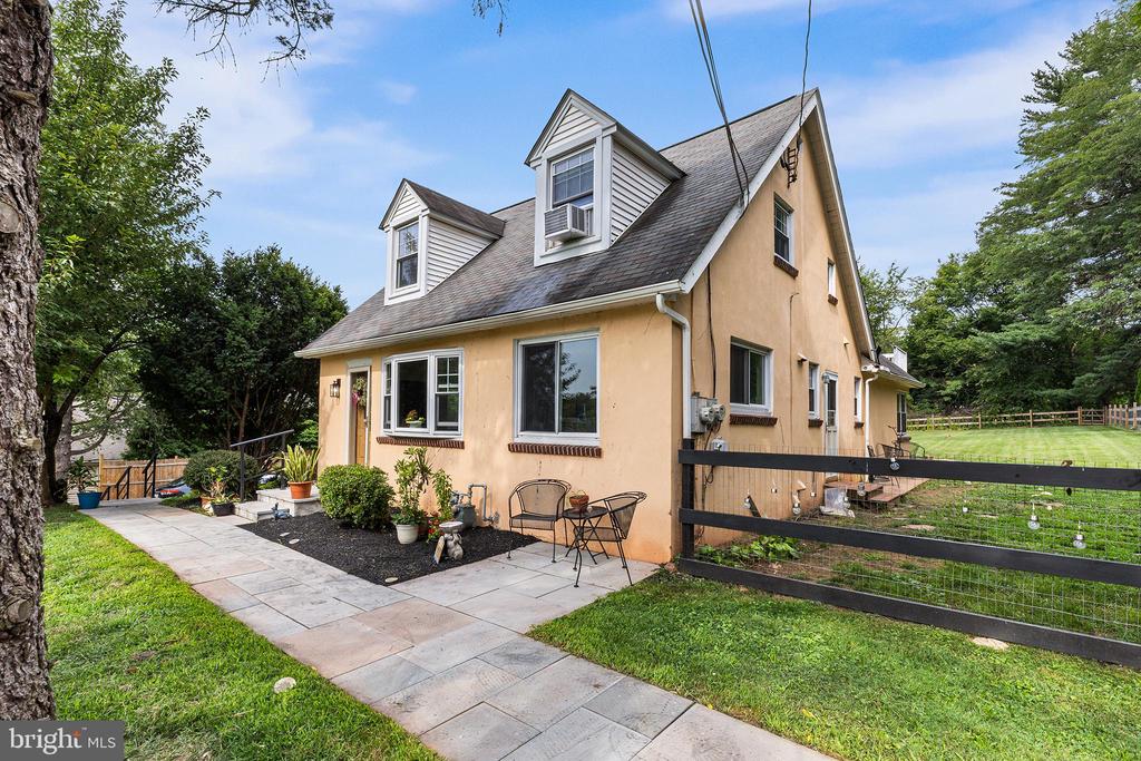 90 E NINTH