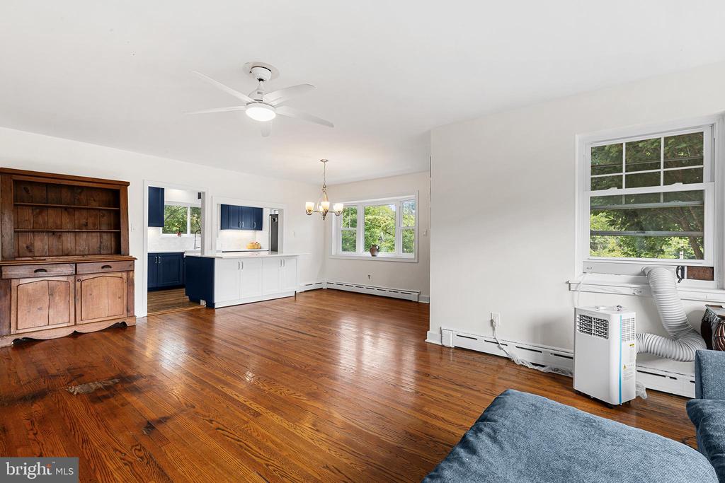 90 E NINTH