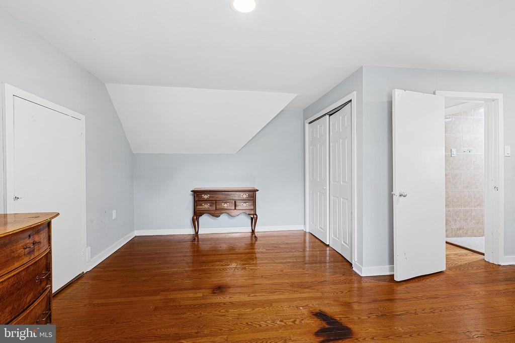 90 E NINTH
