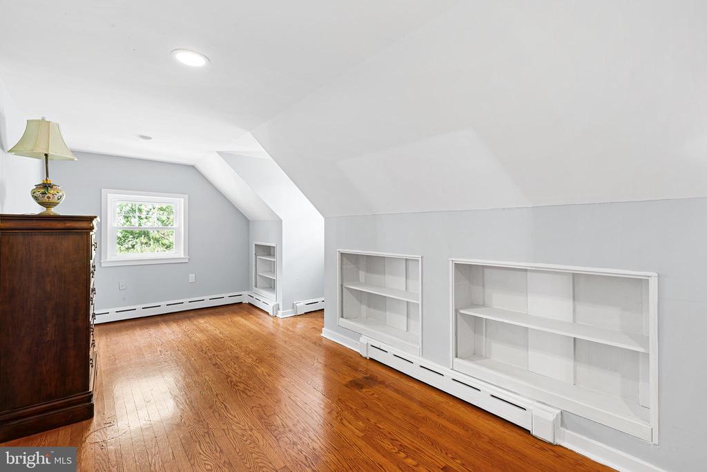 90 E NINTH