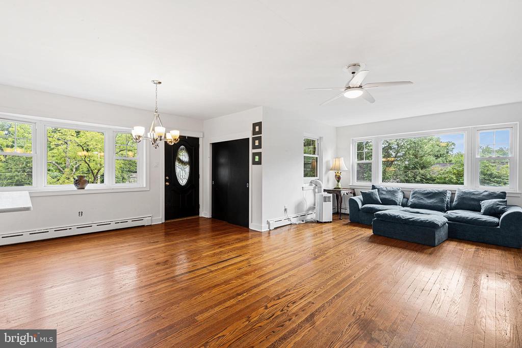 90 E NINTH