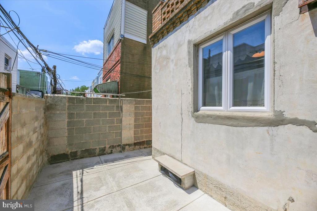 1118 WOLF STREET