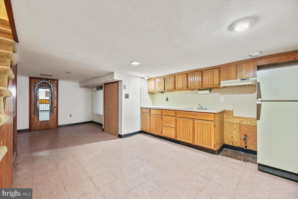 1118 WOLF STREET