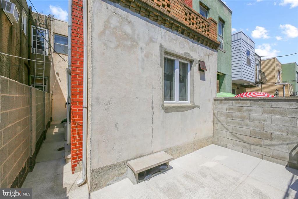 1118 WOLF STREET