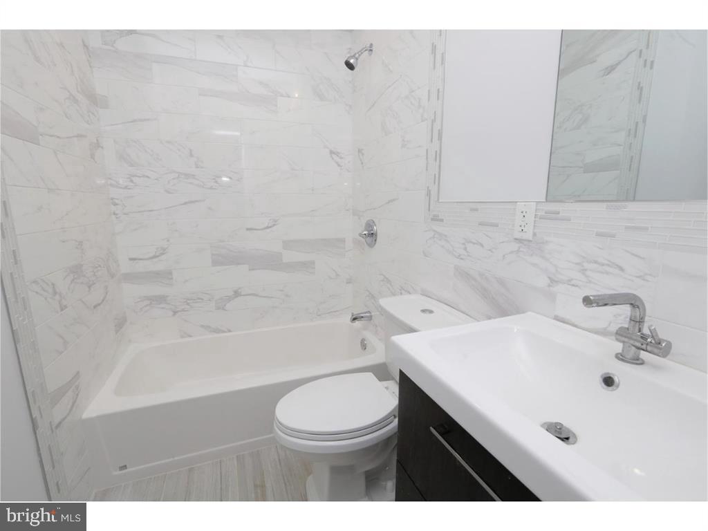 2204 CHRISTIAN STREET Unit: 1