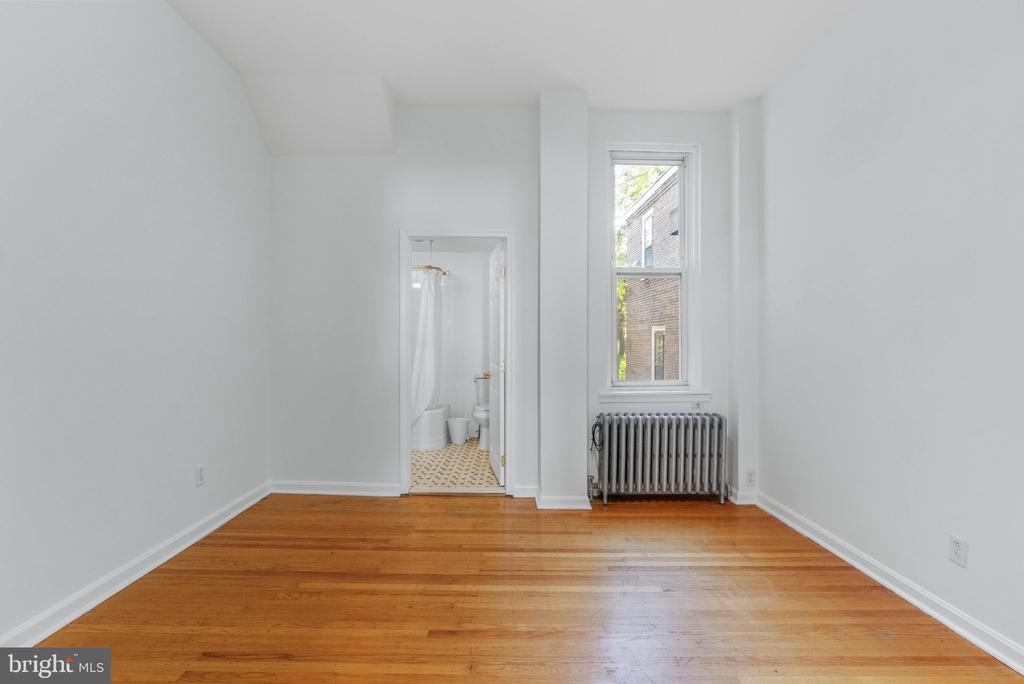 2306 SPRUCE STREET Unit: 201