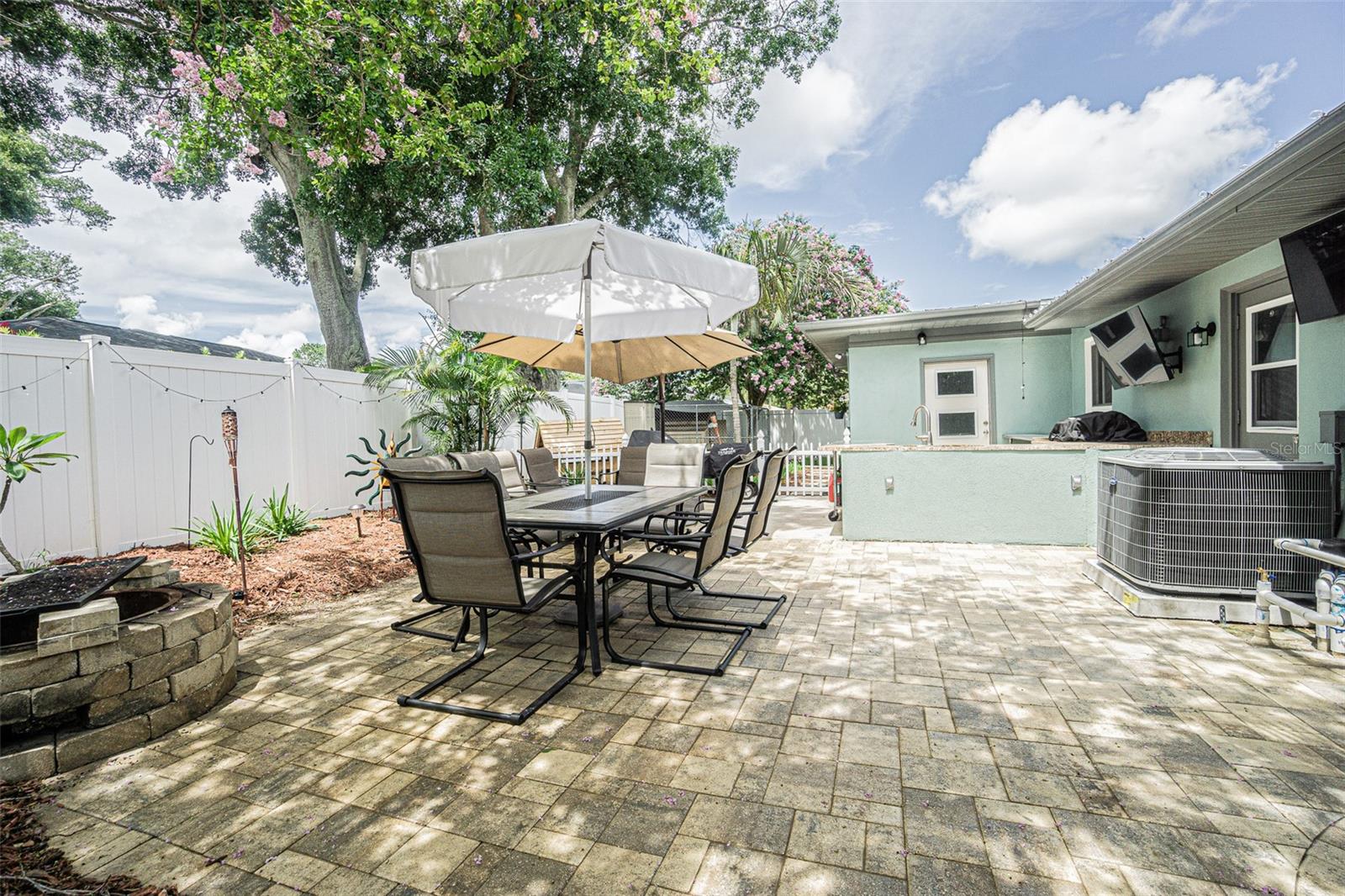 156 SEASIDE CT
