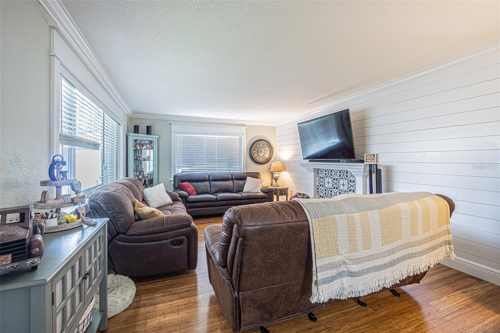 156 SEASIDE CT