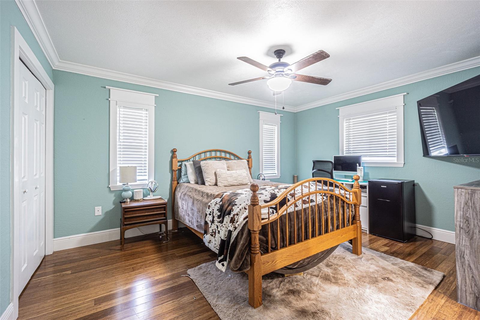 156 SEASIDE CT