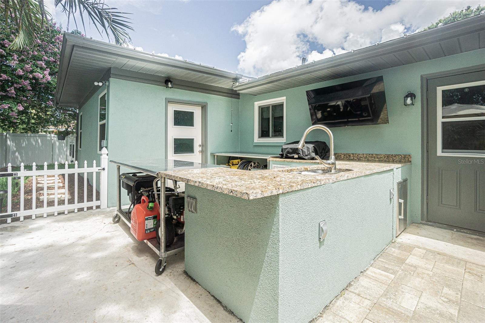 156 SEASIDE CT