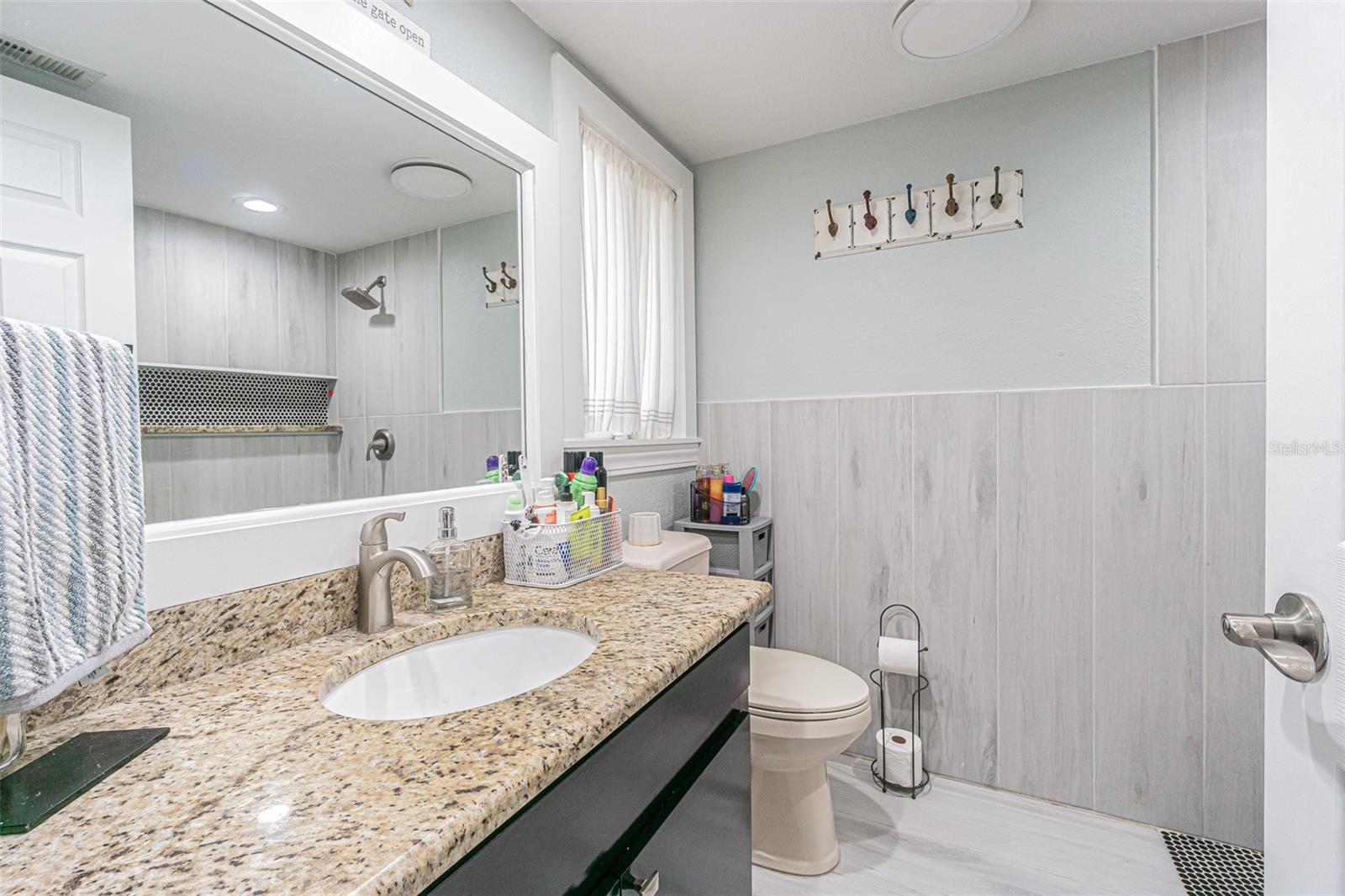 156 SEASIDE CT