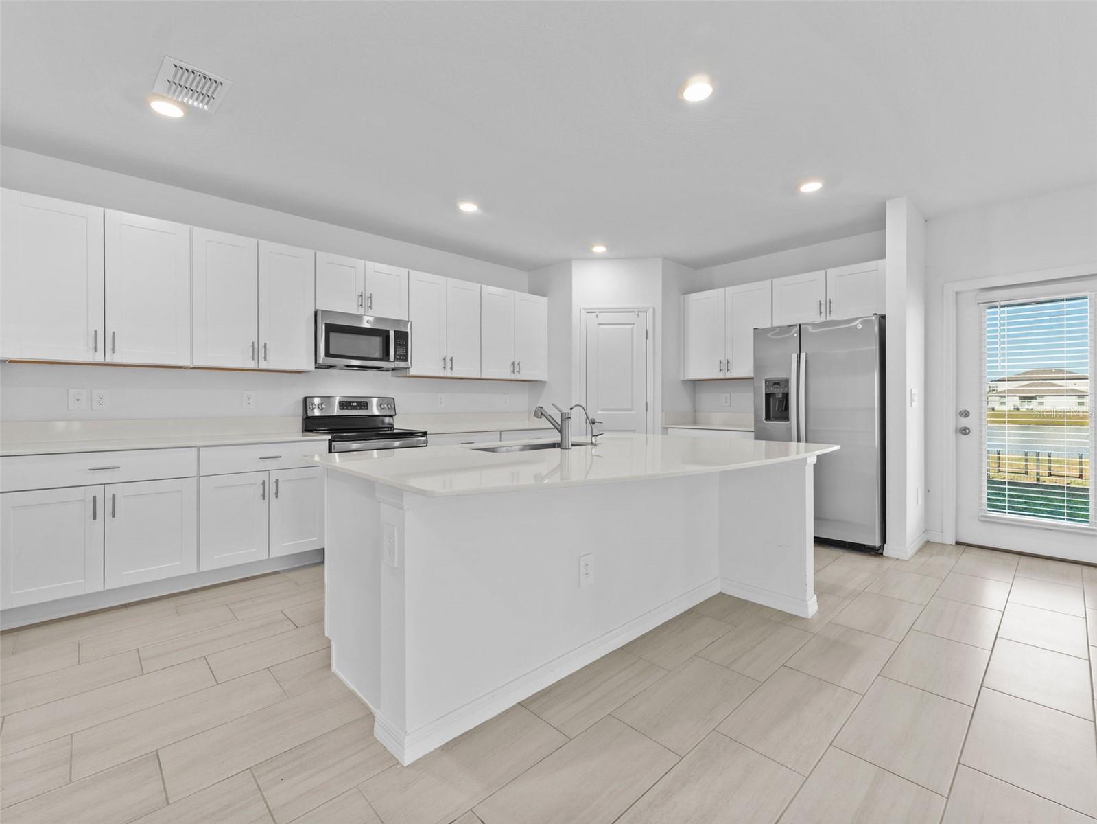 11628 RADIANT SHORE LOOP
