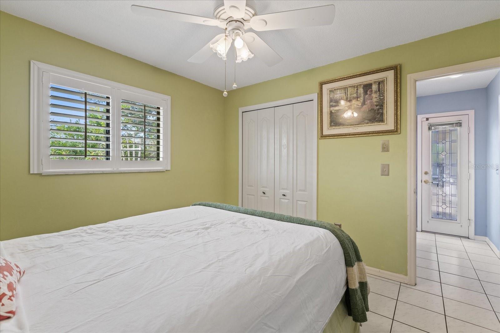 18817 WHITEROCK LN