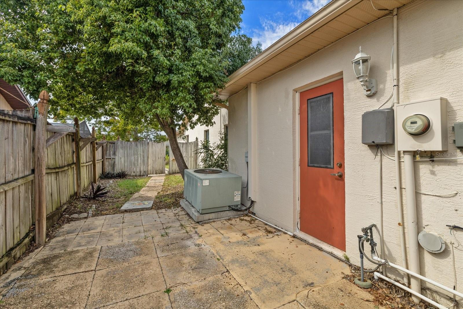 18817 WHITEROCK LN