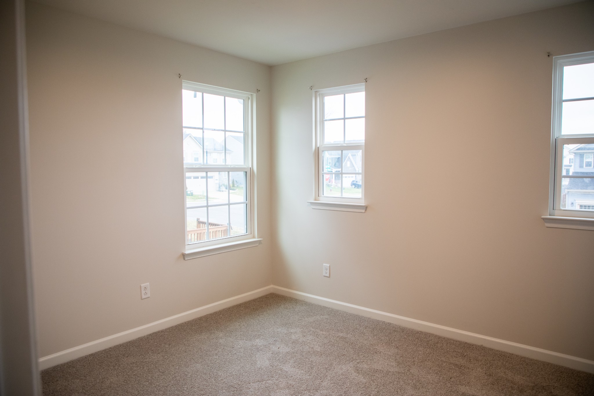 3209 Garrett Ln