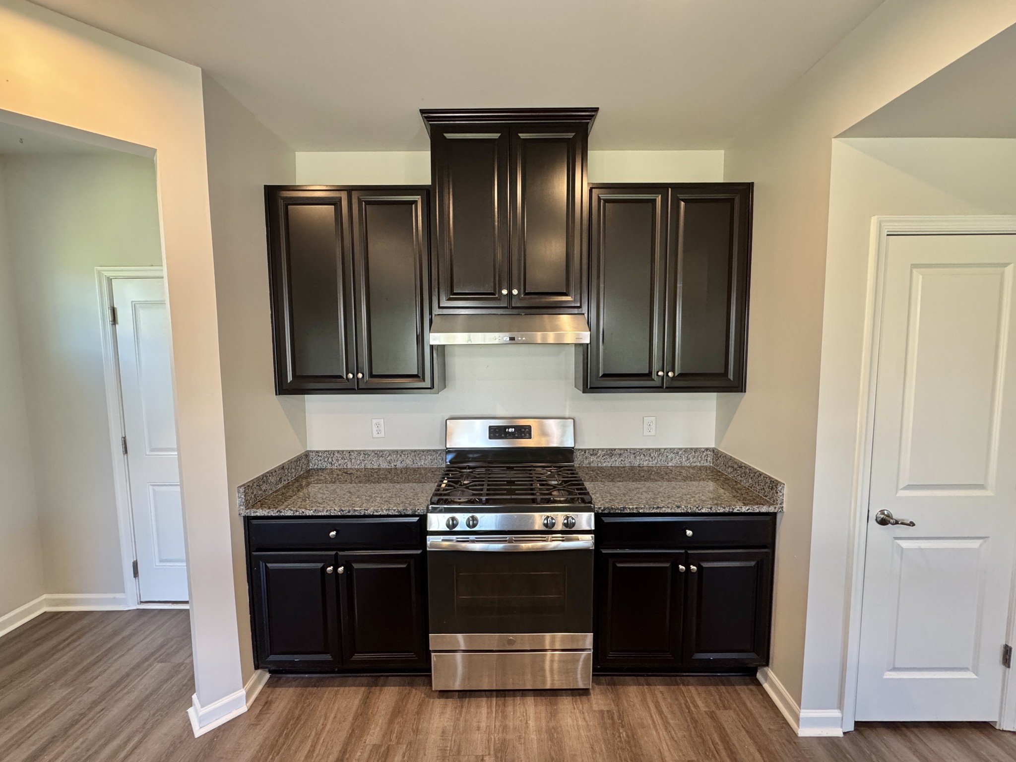 3209 Garrett Ln