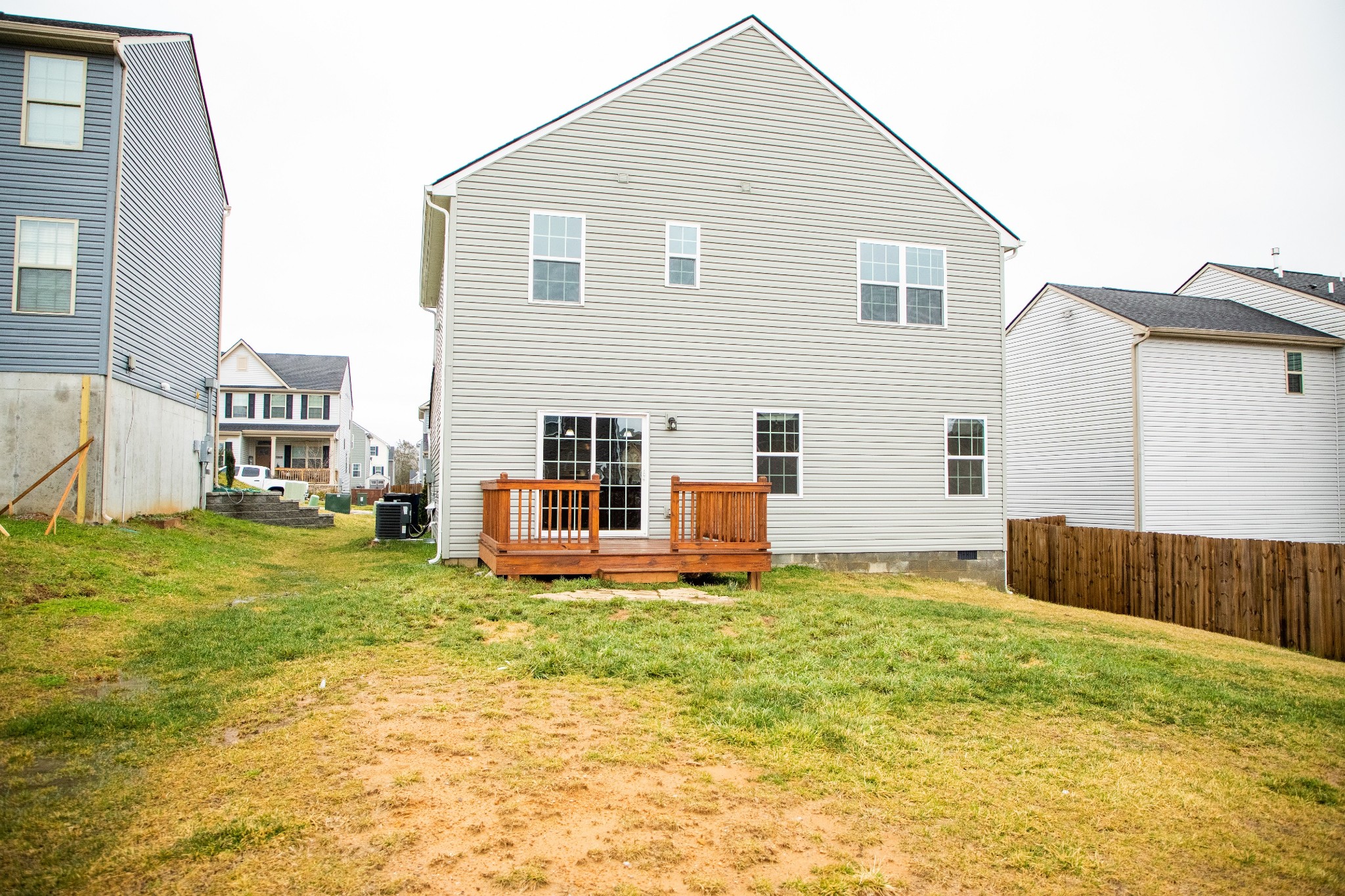 3209 Garrett Ln