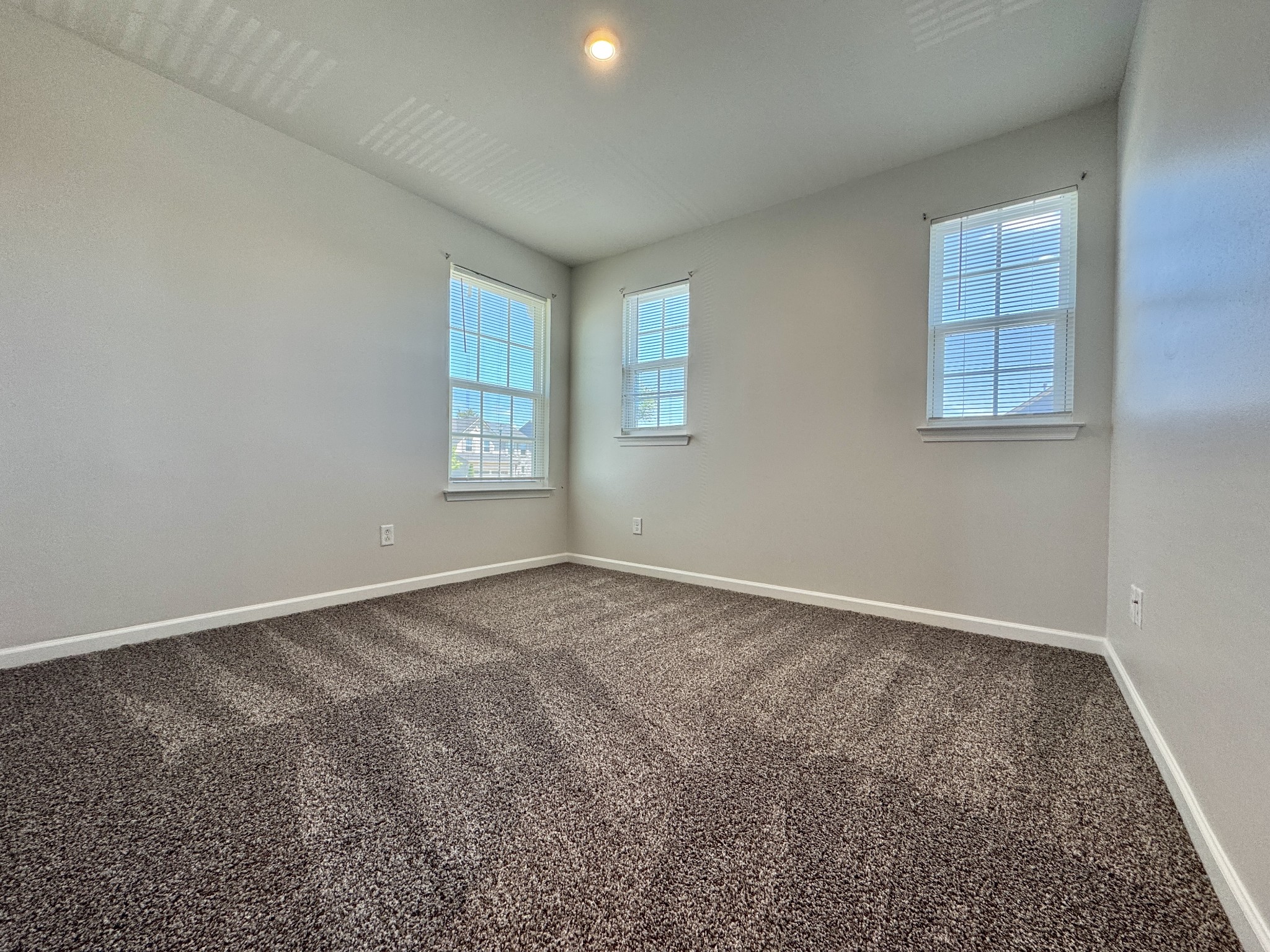 3209 Garrett Ln