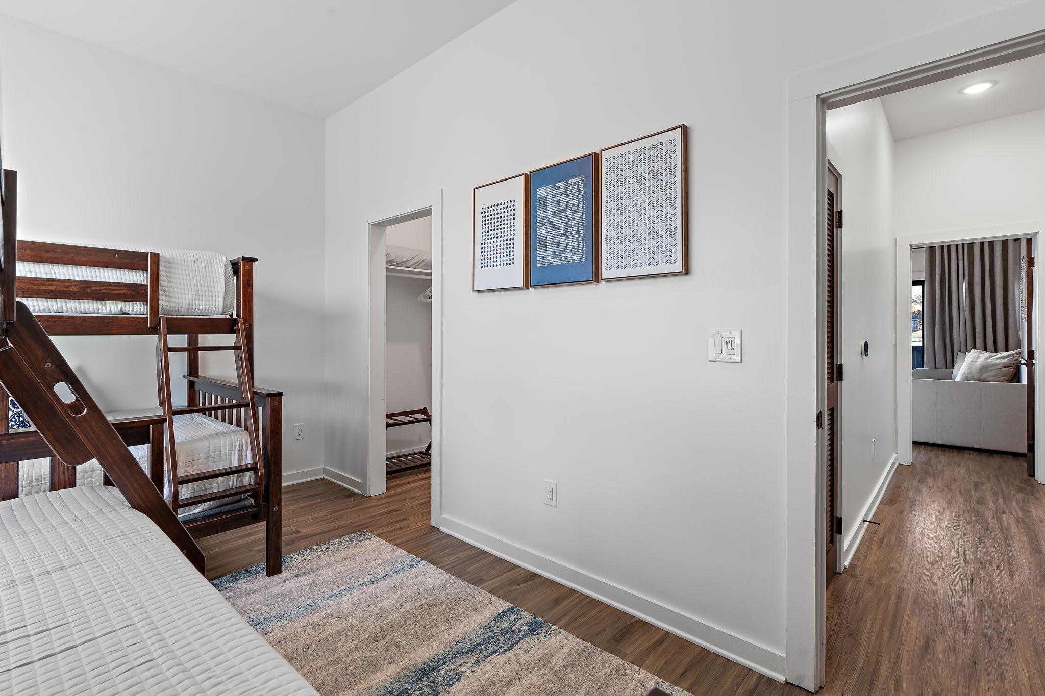 738 Douglas Ave Unit: 5